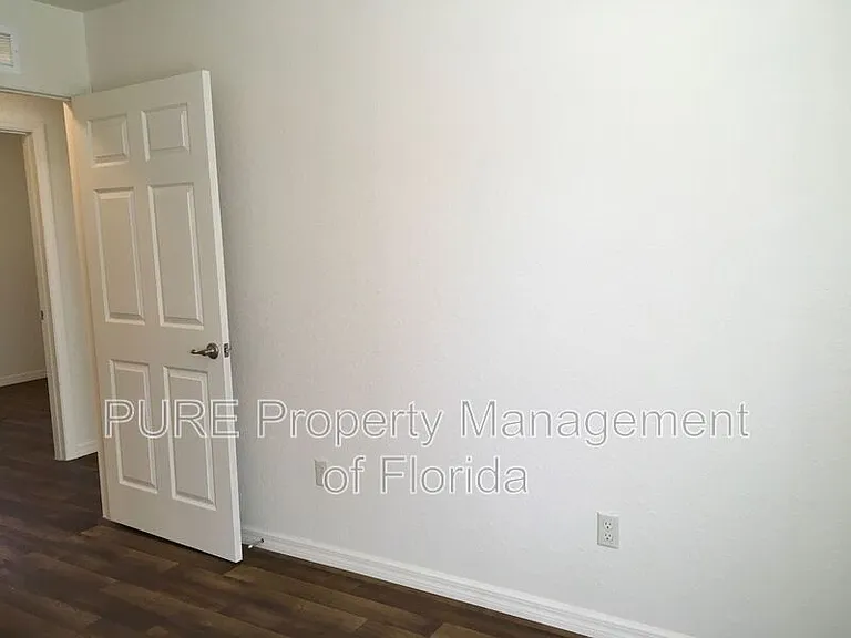 4700 NE 22nd Ave — Photo 16