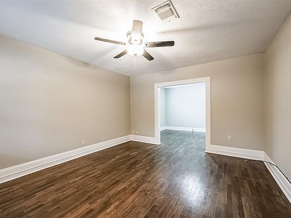 3rd image of 214 E Jack Street