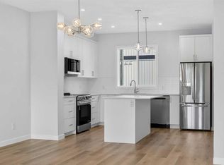 30 W Creekside Ave SW, Calgary, AB T2X4A9