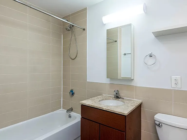 924 Metropolitan Ave #206 — Photo 7