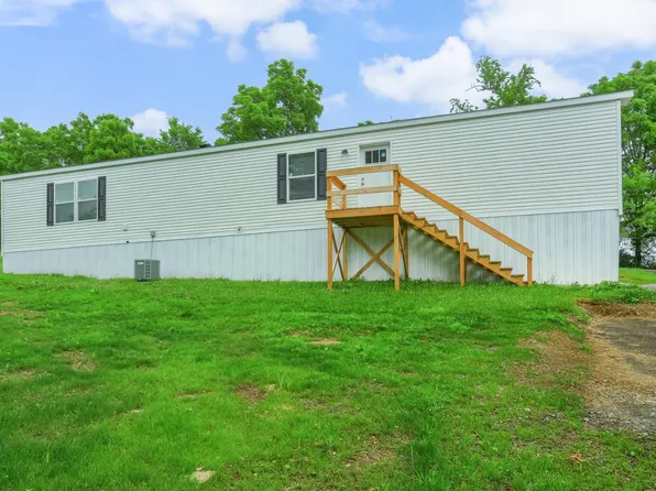 317 Plant Rd, Ruffs Dale, PA 15679