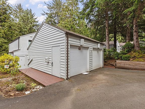 2nd image of 600 Island Dr #4