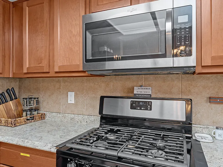 8742 W Meadowbrook Ave — Photo 13