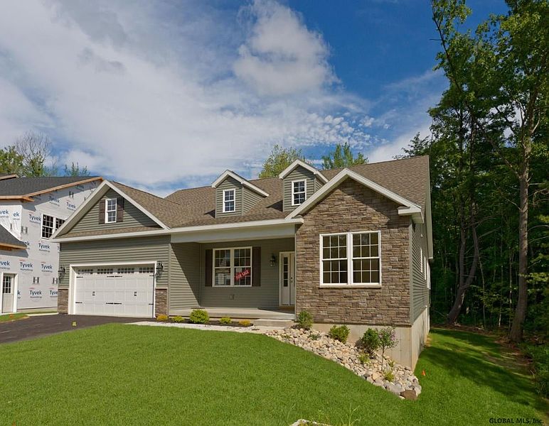 3rd image of 10 Aspen Drive