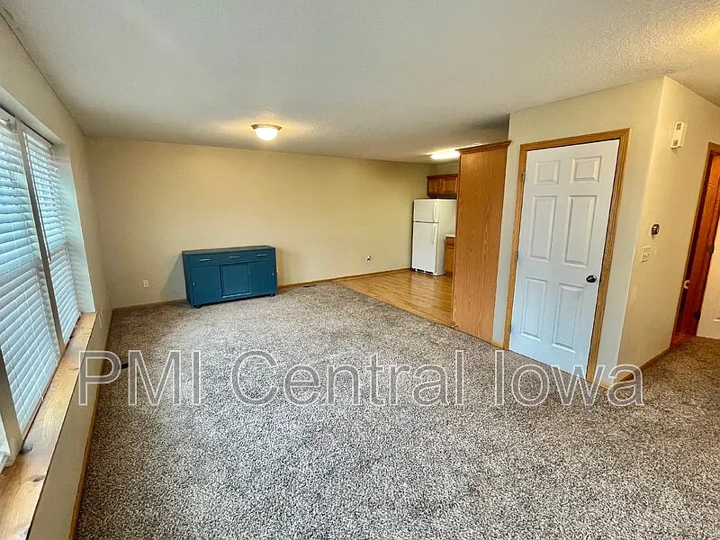 2 bed, 1.5 bath, 1056 sqft, $1,490 — Photo 2