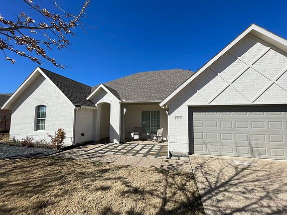 3rd image of 340 Creekside Trl