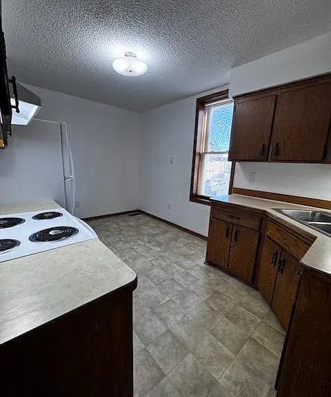418 N Walnut St #B — Photo 5
