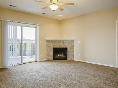 6350 Coachlight Dr UNIT 3204, West Des Moines, IA, 50266