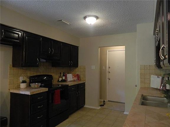 3rd image of 3809 Raywood Dr