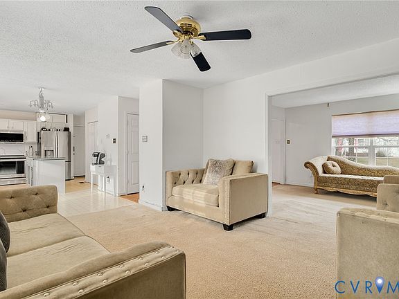 3rd image of 704 Hallwood Farms Dr