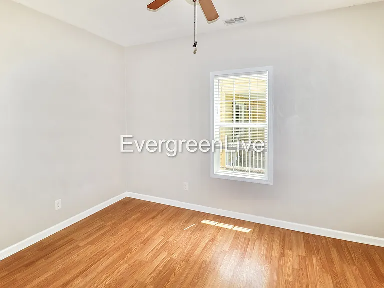 3018 Dunkirk Ave — Photo 9
