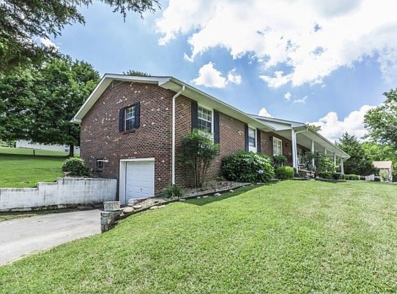 4th image of 1400 Cedar Cir