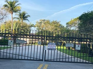 102 SW 128th Ave, Plantation, FL 33325