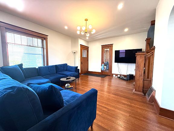 3rd image of 1022 Arbor St