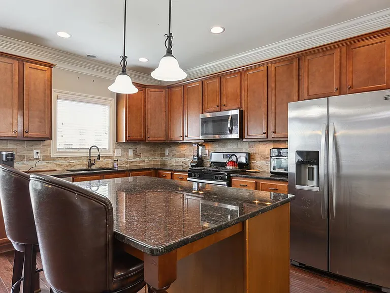 1029 Powers Ferry Rd SE — Photo 5