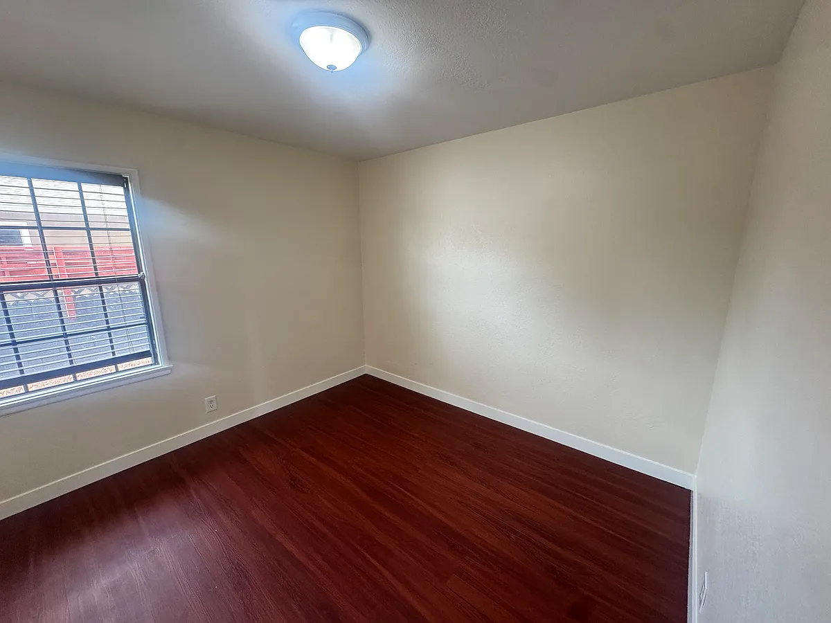 Building Photo - 4865 Pearce Ave