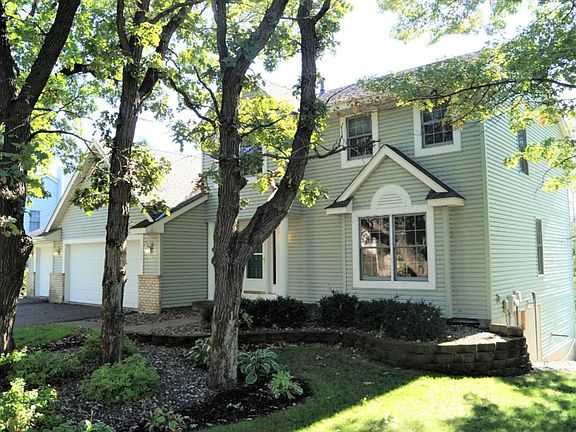2nd image of 11977 Wedgewood Dr NW