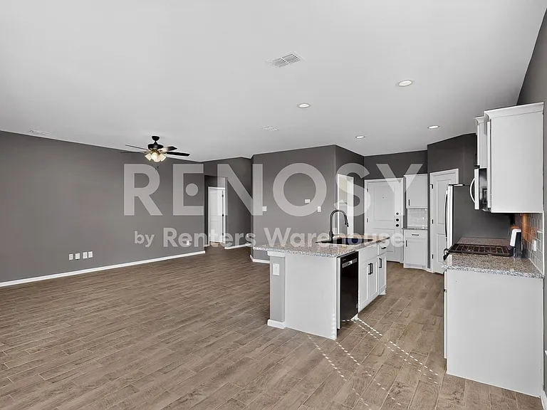 8517 Centerboard Ln — Photo 16
