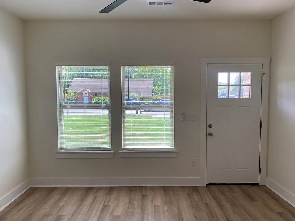 3 bed, 2.5 bath, 1402 sqft, $1,900 — Photo 4