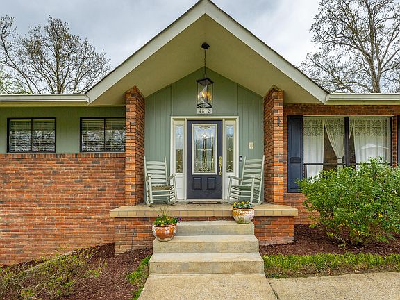 4th image of 4812 Montcrest Cir