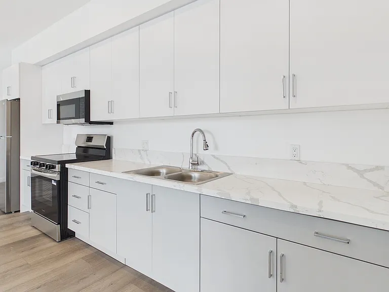 Diamante Apartment Homes — Photo 21