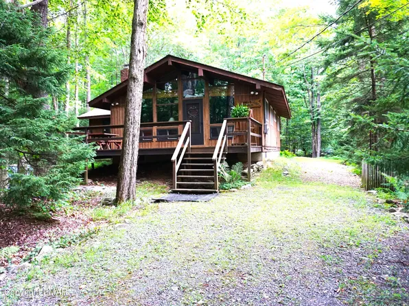 1685 Lake Ln, Pocono Lake, PA 18347