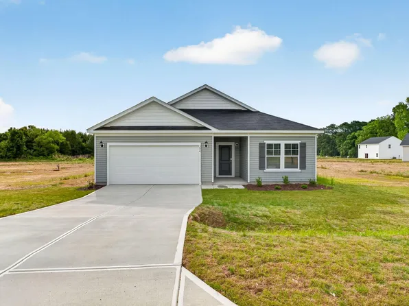 204 Shiloh Woods Cir, Smithfield, NC 27577