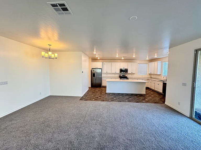 2711 Lindsey Springs St — Photo 7