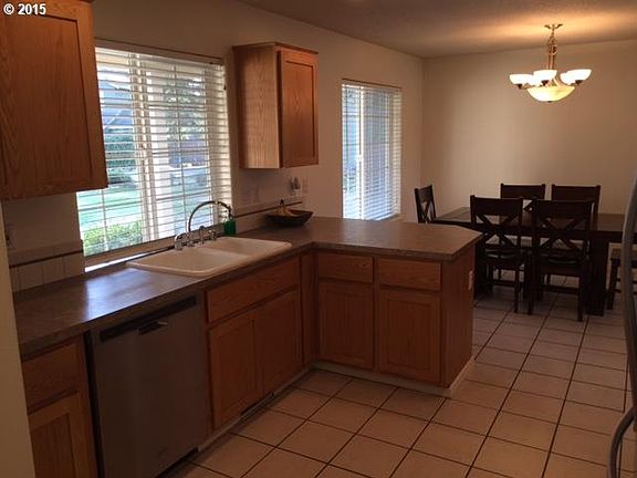 5th image of 14318 NE 97th Cir