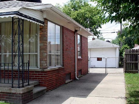 4th image of 28909 Bohn St