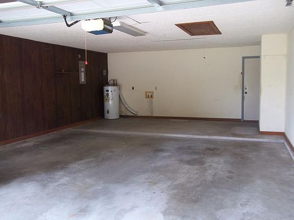 2nd image of 6305 Calusa Dr