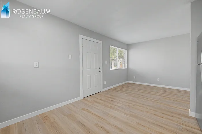 1925 W Village Dr #4 — Photo 6