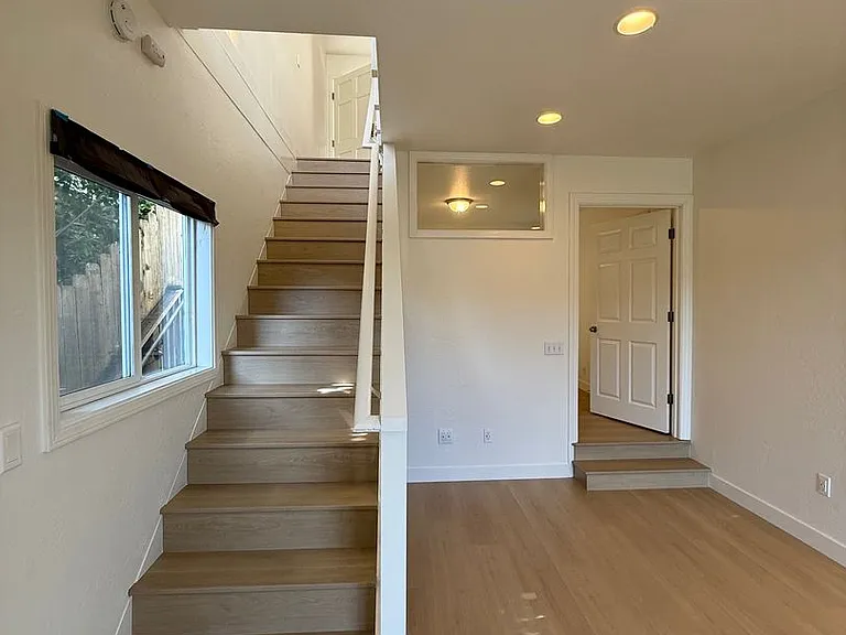 55-57 Bayo Vista Way — Photo 12