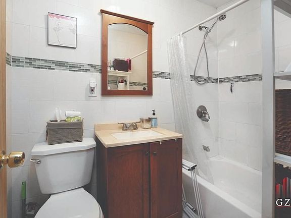 5th image of 167 E 107th St #1A