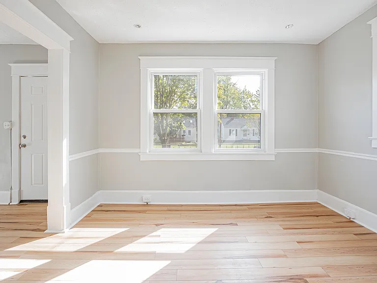 486 Sumatra Ave — Photo 11