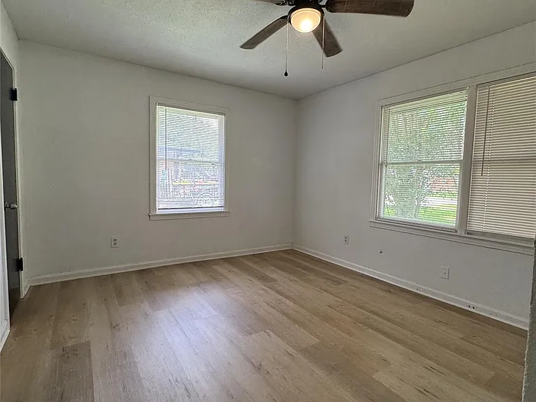 612 Sunset Ln — Photo 17