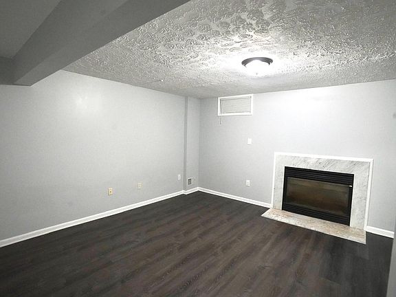 4th image of 9417 Joleon Rd #1