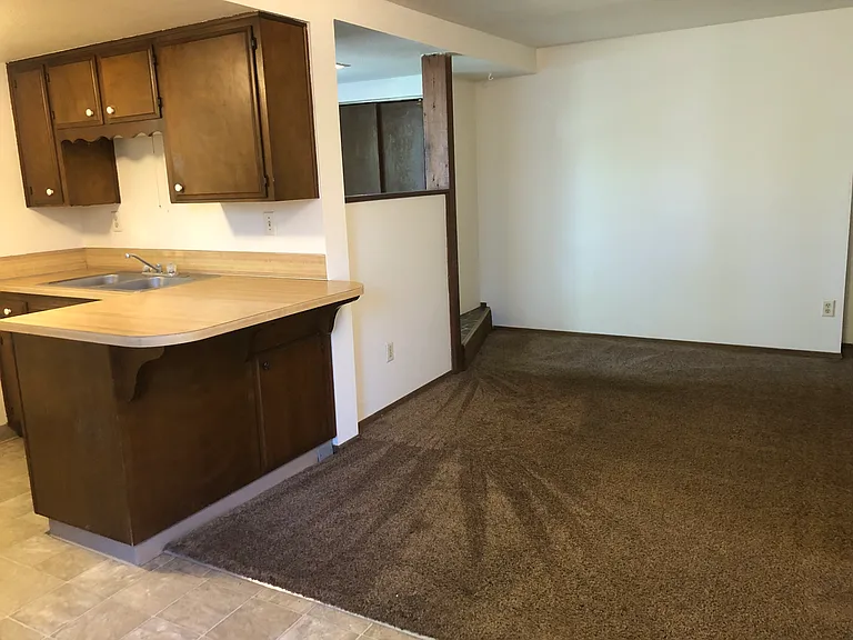 419 19th St SE #6 — Photo 3
