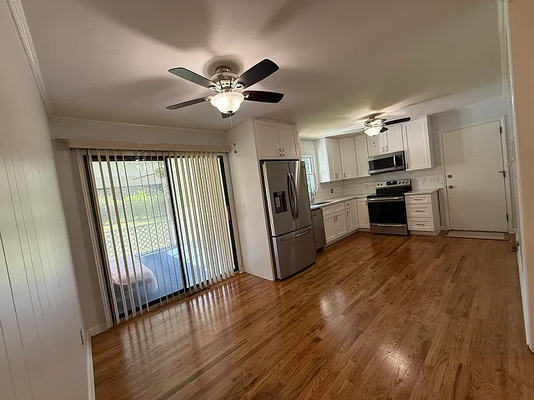 203 Valleydale Dr — Photo 2