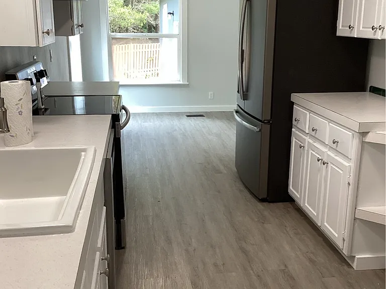 330 SW Newton Dr — Photo 7
