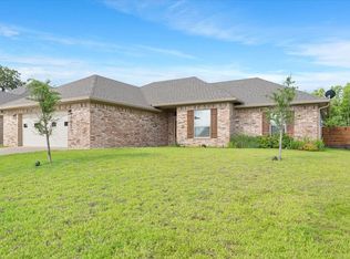 107 Indian Trails Rd, Riesel, TX 76682