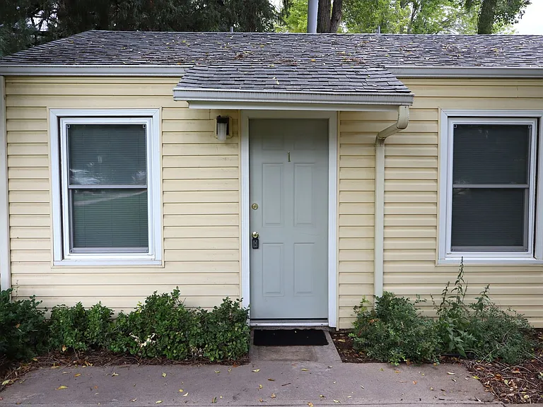 610 Stover St — Photo 2