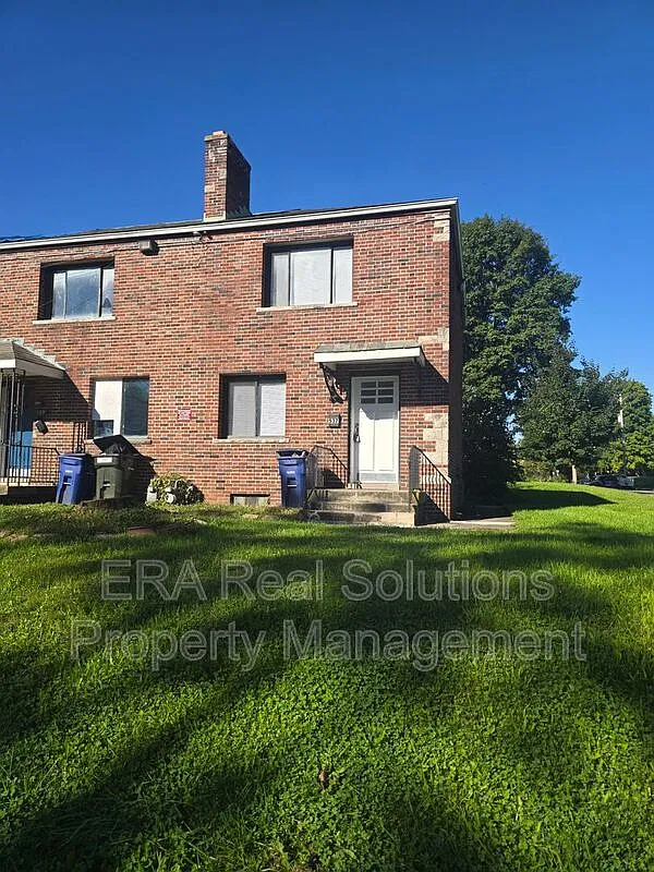 2 bed, 1.0 bath, 983 sqft, $850 — Photo 1