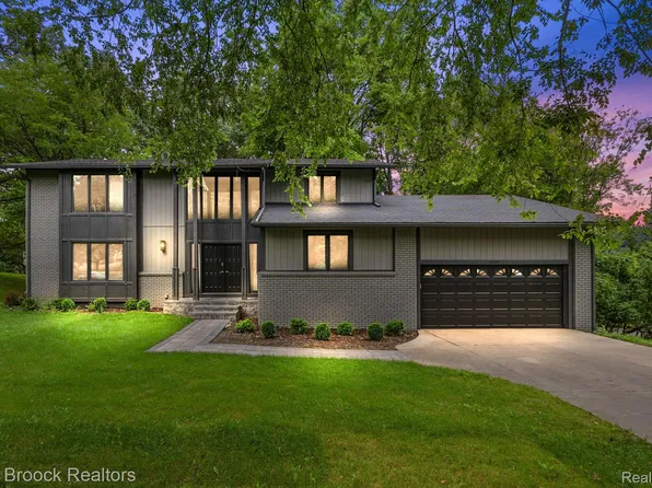 1470 Ashton Dr, Rochester Hills, MI 48309