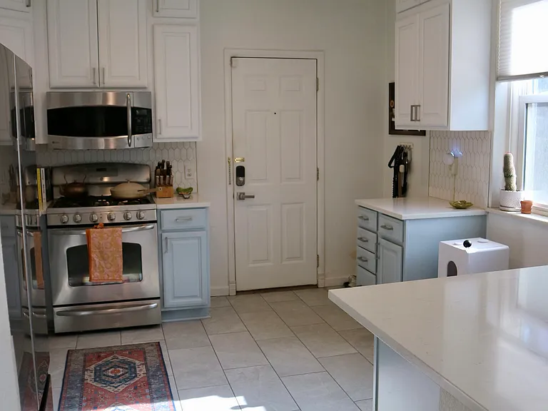 139 E 8th Ave — Photo 11