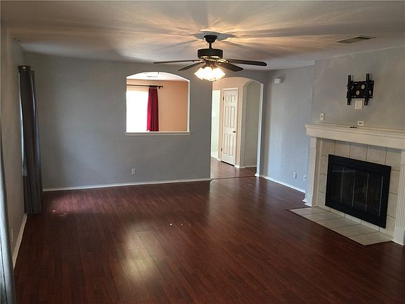 4th image of 304 Stanford Dr
