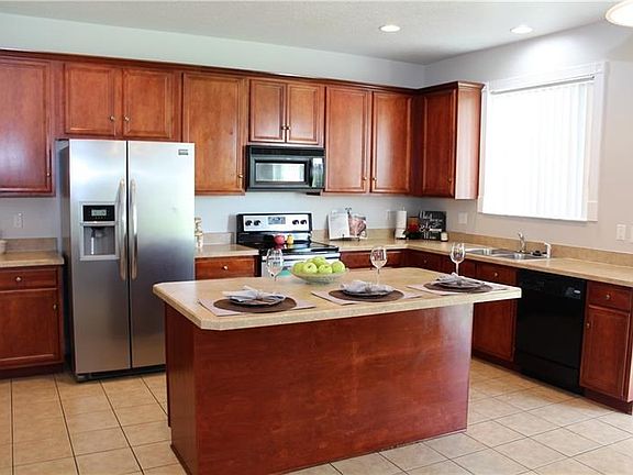 5th image of 598 First Cape Coral Dr