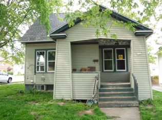 1222 Philippen St, Manitowoc, WI 54220