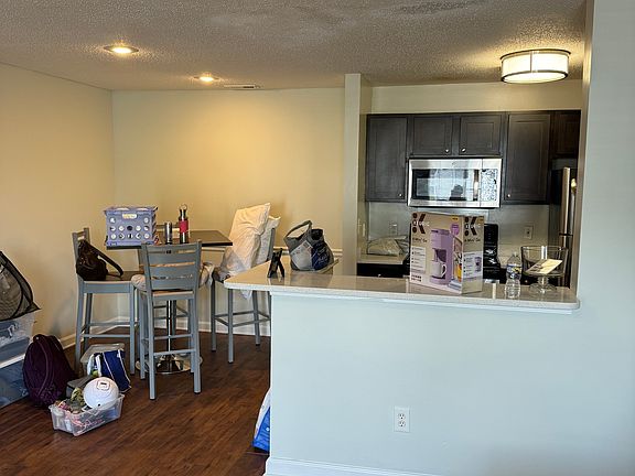 3rd image of 1504 Hicks Cir #209