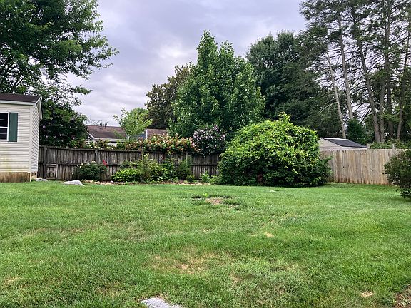 4th image of 1320 Oxford Pl